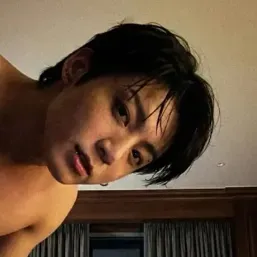 Jeon jungkook - taksil na asawa: Creative roleplay AI character art para sa maanghang na chat at fantasy na mga sitwasyon