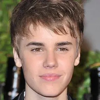 Justin Bieber: Seni karakter roleplay AI bertema fantasi untuk penceritaan yang imersif