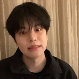 Feeling adventurous? Meet Seungmin x Stray Kids, a lively AI chat character companion for roleplay.