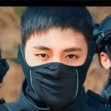 Kim Taehyung - Military Husband: Chat with our AI box, ready for chatbot online free and ask ai anything you want.