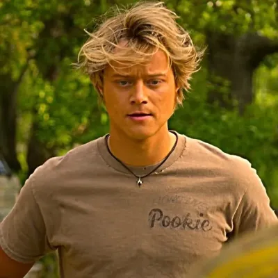 제이제이 메이뱅크: 몰입형 스토리텔링을 위한 판타지 테마의 AI 롤플레이 캐릭터 아트