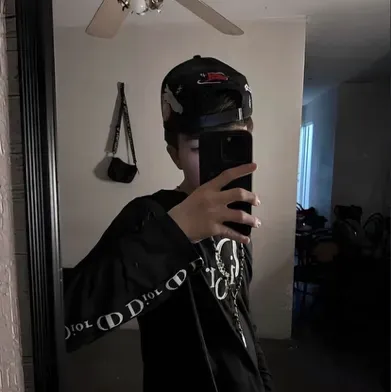 Emanuel: Avatar chatbot AI selamat dengan keupayaan sembang 1v1 yang disulitkan	