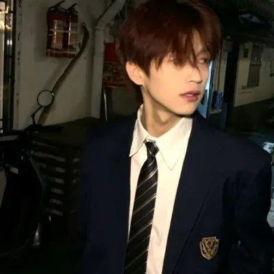 Vergan: Jelajahi dunia AI dengan AI tanpa batas dan obrolan daring gratis tanpa batas, didukung oleh permainan peran fantasi Warhammer.	