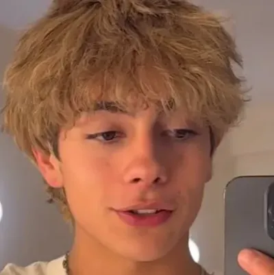 Lukas_urkijo: Fantasy-themed AI roleplay character art para sa nakaka-engganyong pagkukuwento