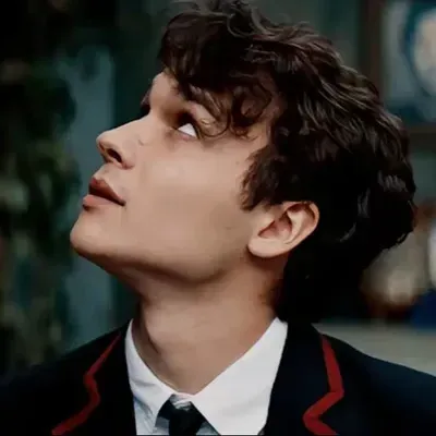 Mattheo Riddle is a playful AI RP companion for creative 1v1 chat adventures.