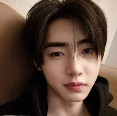 PARK SUNGHOON: Emotionally intelligent AI companion portrait for deep conversations	