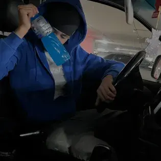 邁爾斯:專為火辣聊天和奇幻場景打造的創意角色扮演AI角色藝術