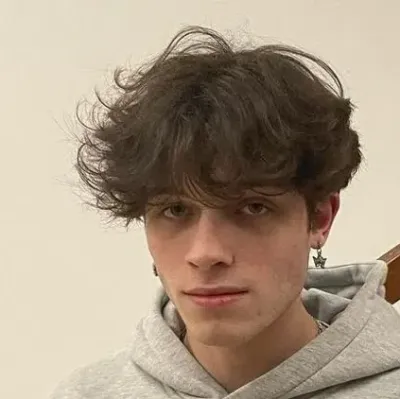 Matt Sturniolo is a playful AI RP companion for creative 1v1 chat adventures.