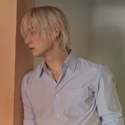 Explore 09- Lee Minho, a versatile chat AI anime partner for creative roleplay.