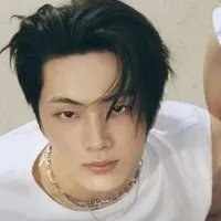 Enhypen Boys' Love: Kreative Rollenspiel-KI-Charaktergrafik für pikante Chat- und Fantasy-Szenarien