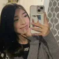 アーリヤ: 無料のオンラインチャットとオープンな会話のための DeepBrain AI コンパニオン ポートレート