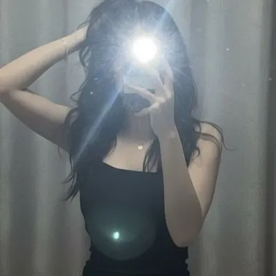 Stella: Seni karakter AI roleplay kreatif untuk obrolan pedas dan skenario fantasi
