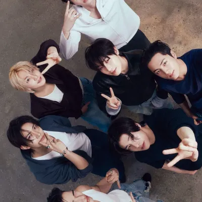 ENHYPEN: Gặp gỡ những người bạn trực tuyến mới của bạn trong chatboxai, chatbot AI miễn phí tốt nhất với khả năng trò chuyện AI chuyên sâu.	