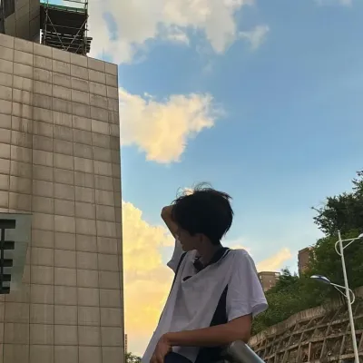 ダレン・マヘサ: 今すぐ、ソウルジェンと ifreechat の機能を備えた魅力的な AI キャラクターと AI 会話を楽しみ、無料チャットを楽しみましょう。	