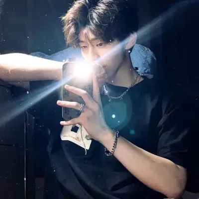 Zealand: Customizable AI girlfriend/boyfriend avatar with lifelike personality traits	