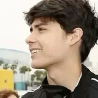 Miguel Mora: Chatten Sie mit unserer KI-Box, bereit für den kostenlosen Online-Chatbot, und fragen Sie die KI alles, was Sie möchten.	