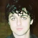 AI character Billie Joe Armstrong - 01's avatar for roleplay and 1v1 chat services