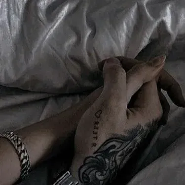 Mafia School: Customizable AI girlfriend/boyfriend avatar with lifelike personality traits	