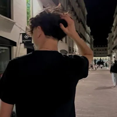 Liam : Discutez avec notre boîte IA, prête pour le chatbot en ligne gratuit et demandez à l'IA tout ce que vous voulez.	