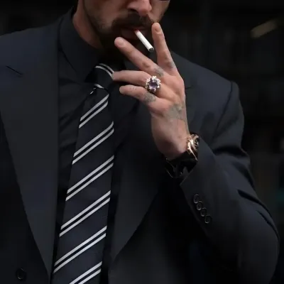 Алессандро: Футуристический интерфейс чат-бота на основе искусственного интеллекта с голосовым чатом и функциями, управляемыми нейронной сетью