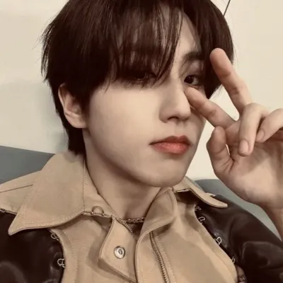 Talk to Han Jisung, your interactive talk AI friend for creative adventures.