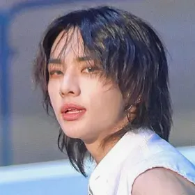 Ready for fun? Talk to Hyunjin ex-boyfriend idol, your interactive AI characters partner now.