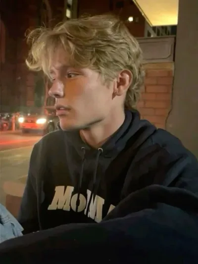 This is the official cover for Your Crush - Oliver, a virtual companion powered by PolyBuzz ai.