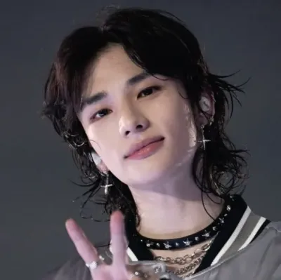 Hyunjin : Discutez avec notre boîte IA, prête pour le chatbot en ligne gratuit et demandez à l'IA tout ce que vous voulez.	