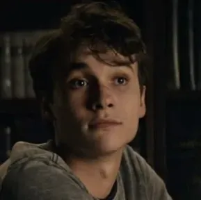 Mattheo Riddle: Nako-customize na AI girlfriend/boyfriend avatar na may parang buhay na mga katangian ng personalidad	