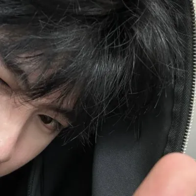 Vano_ketos: Meet the main character of our AI world, with character traits list and ai chatting capabilities.	