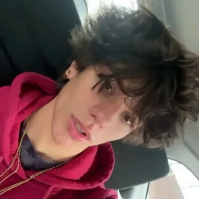 Feeling adventurous? Meet Cesar Mendoza, a lively AI chat character companion for roleplay.