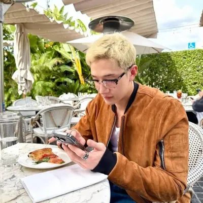 Bang Chan — Dad: Interactive AI chatbot mascot for random chat and community-driven roleplay