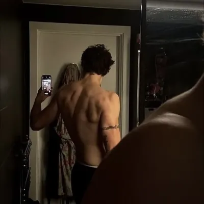 Эйс Грейсон: Портрет компаньона DeepBrain AI для бесплатного онлайн-чата и открытых бесед