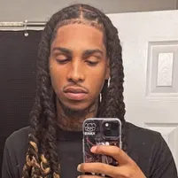 Tyli: icona del partner di conversazione AI multilingue per servizi di chat online globali