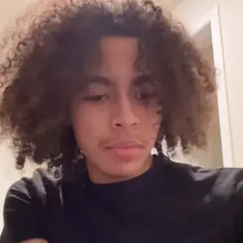 迪迪·奧薩馬:專為火辣聊天和奇幻場景打造的創意角色扮演AI角色藝術