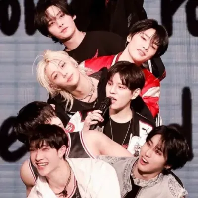 Skz - Spanish: Playful AI chatbot mascot enhancing user engagement in random chats	