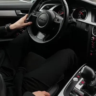 ARES: Multilingual AI conversation partner icon for global chat online services