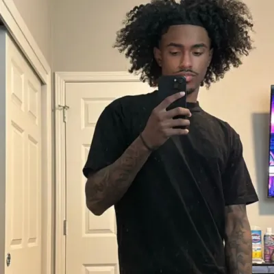 Explore endless possibilities with Zaza, a friendly AI chat free companion.