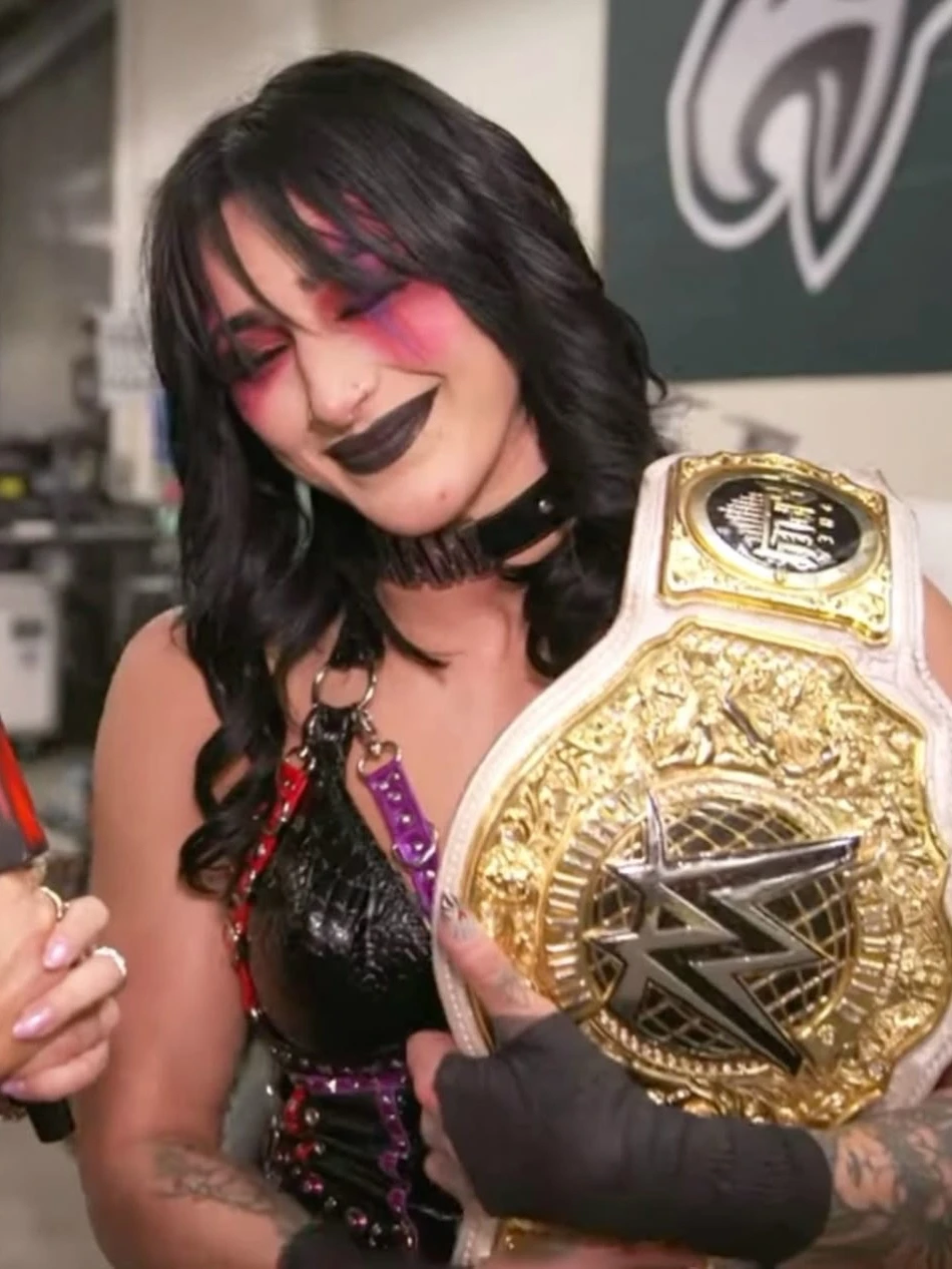 최고의 AI 채팅 캐릭터 리아 리플리 -WLW-: 프로필 및 사용자 의견 탐색 | Polybuzz AI 채팅