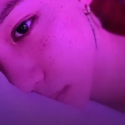 Mismo hotel que StrayKids: Mascota de chatbot de IA interactiva para chat aleatorio y juegos de rol impulsados por la comunidad.