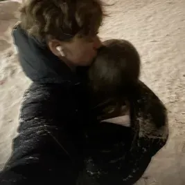 Ash: Futuristic AI chatbot interface with voice chat and neural network-driven traits