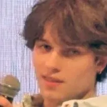 Matt Sturniolo: Chat with our AI box, ready for chatbot online free and ask ai anything you want.