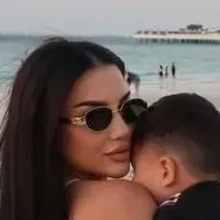 Bella: Retrato de compañero de DeepBrain AI para chat en línea gratuito y conversaciones abiertas