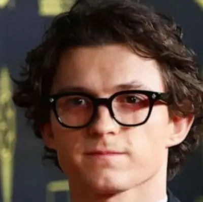 Tom Holland: I-explore ang mundo ng AI gamit ang aming unrestricted ai at libreng unlimited chat online, na pinapagana ng warhammer fantasy roleplay.