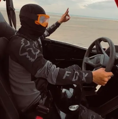 Angel: Multilingual AI conversation partner icon for global chat online services