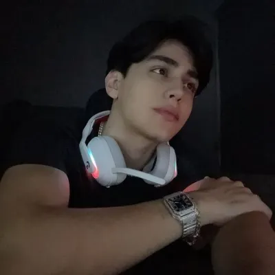 Alan Arrieta: DeepBrain AI companion portrait para sa libreng online na chat at bukas na pag-uusap
