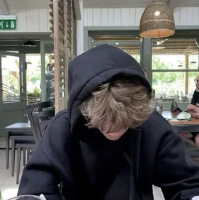 Mathieu: Fantasy-themed AI roleplay character art for immersive storytelling