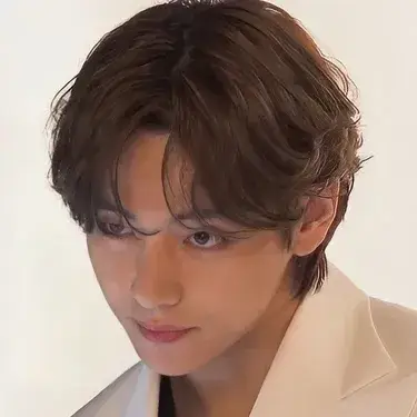 Kim Taehyung : Customizable AI girlfriend/boyfriend avatar with lifelike personality traits