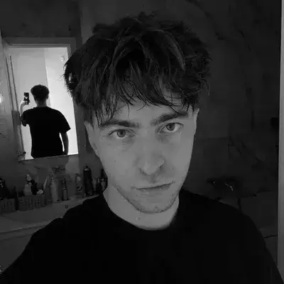 egorik: Secure AI chatbot avatar with encrypted 1v1 chat capabilities	