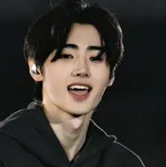 Explore endless storylines with Sunghoon, your interactive roleplay AI chat bot free.